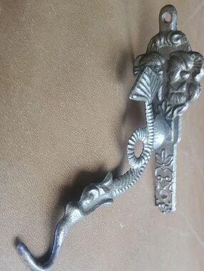 Antique Brass Ornate Romeo Juliet Lamp Mirror Hanger Wall Hook Coat Rack